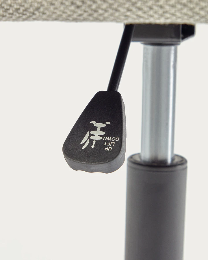 Офисное кресло Madina светло-серое - фото 10