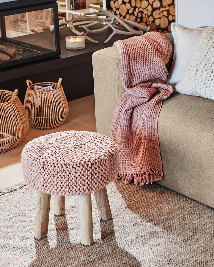 Подставка для ног Beneda розовая шерсть Ø40см - фото 3