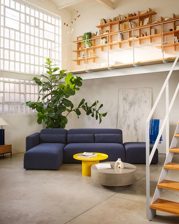 Fleksa Круглый журнальный столик из горчичного металла Ø 72 см - фото 2