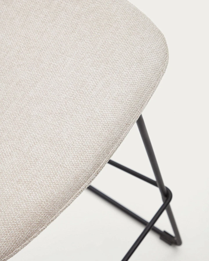Zahara Полубарный стул бежевый с черными стальными ножками 65 см - фото 8