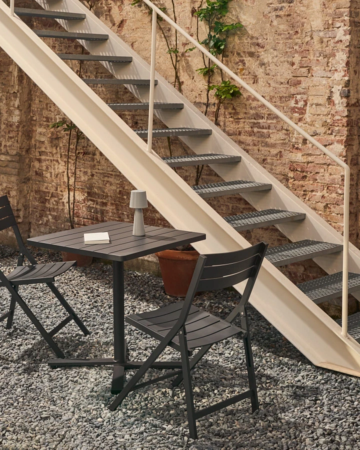 Складной уличный стол Torreta из алюминия с черной отделкой 70 x 70 см - фото 3