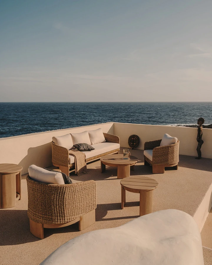 Приставной столик Xoriguer из массива эвкалипта Ø64,5 см - фото 2